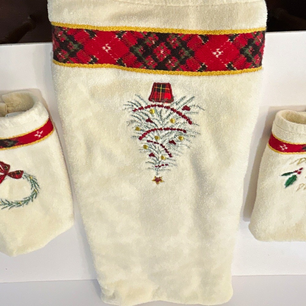 Colormate Embroidered Christmas Hand Towel Set Wreath Tree Ivory 16x28 3pc